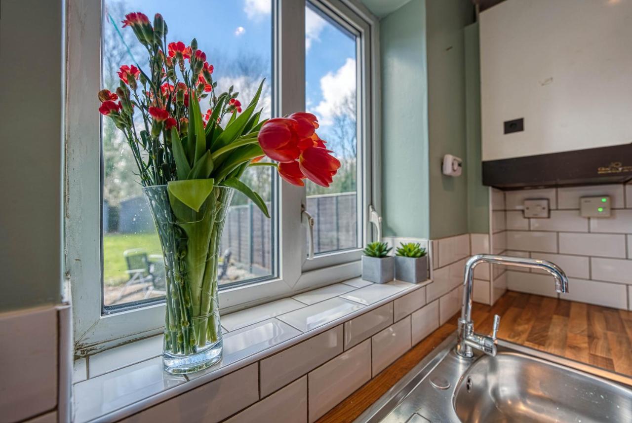 Capri 13 Sa - Contemporary 2 Bedroom House In Loughborough With Free Parking, Close To Loughborough University & M1 Motorway Exterior foto